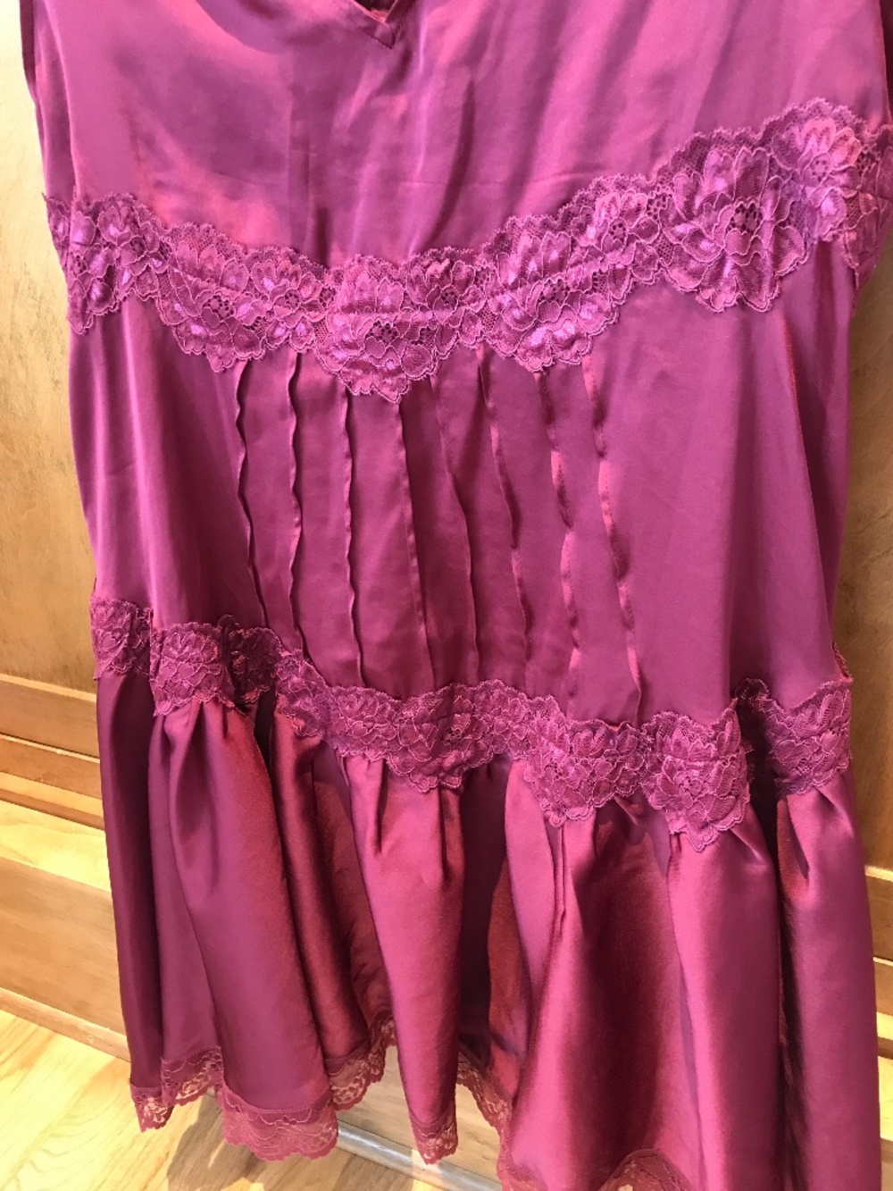 🆕 BOHO-CHIC ROMANTIC BURGUNDY MINI A-LINE SILKY LACE SLIP DRESS - Picture 13 of 15